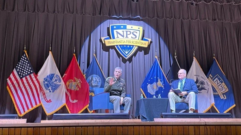 Gen. Paul Nakasone w czasie przemówienia