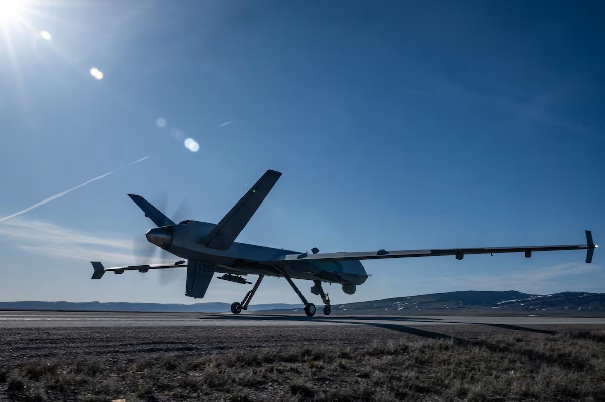 MQ-9 Reaper ląduje na autostradzie