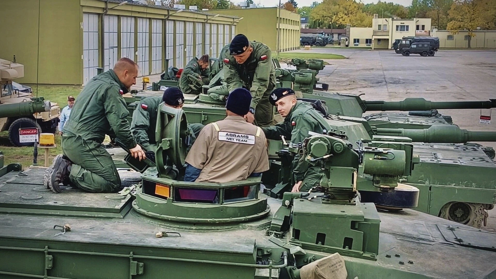 Wtorkowy przegląd mediów; Dwa lata na zbudowanie polskiej potęgi militarnej?; NATO podwyższyło gotowość