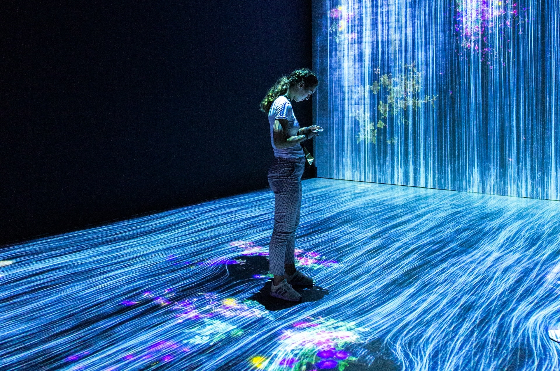 Unia się spieszy z regulacjami generatywnej AI. Liderem i tak już nie będzie [KOMENTARZ]