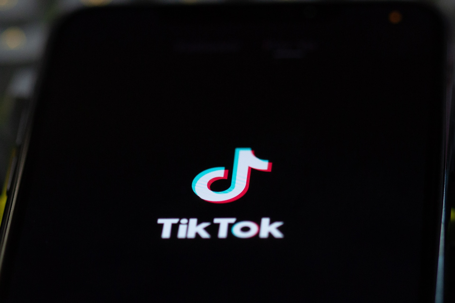 TikTok odpowiada na pytania o śledzenie brytyjskiej dziennikarki