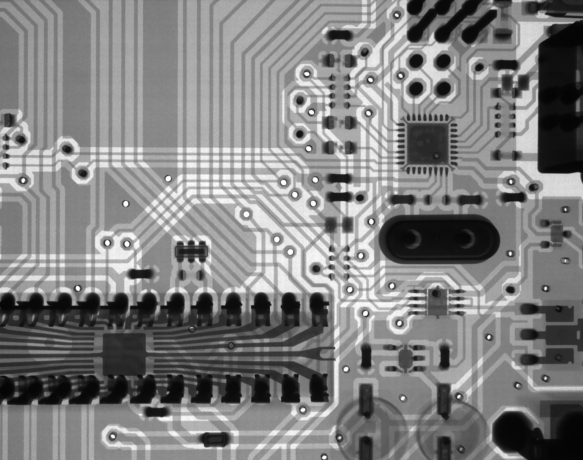 #CyberMagazyn: Chiny idą w samowystarczalność. Rozwijają AI pomimo sankcji