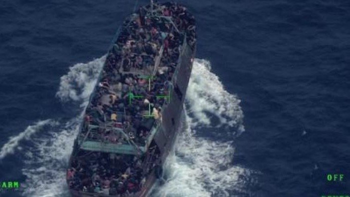 Nielegalni migranci na szlaku środkowośródziemnomorskim.