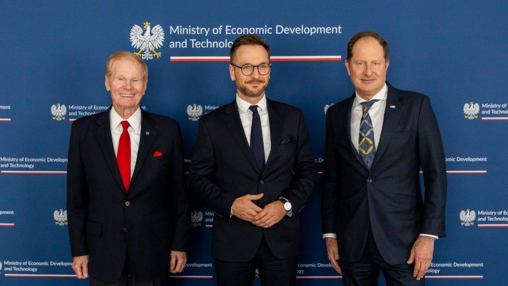 Od lewej: Administrator NASA - Bill Nelson, Minister Rozwoju i Technologii - Waldemar Buda, Ambasador USA w Polsce - Mark Brzezinski