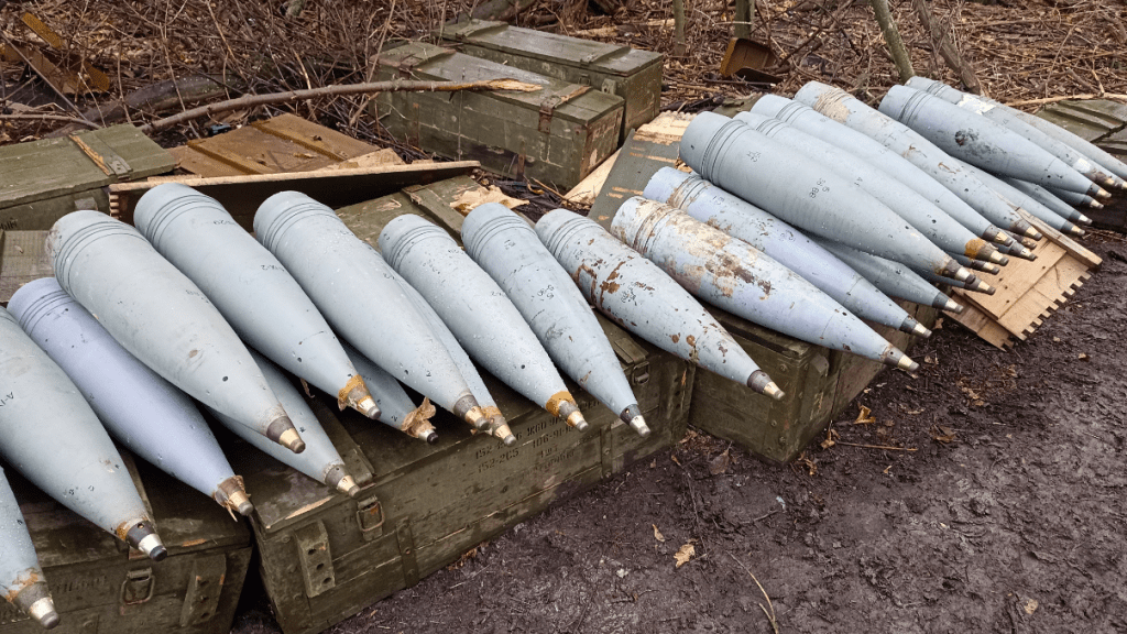 Rosyjska amunicja artyleryjska 152 mm.
