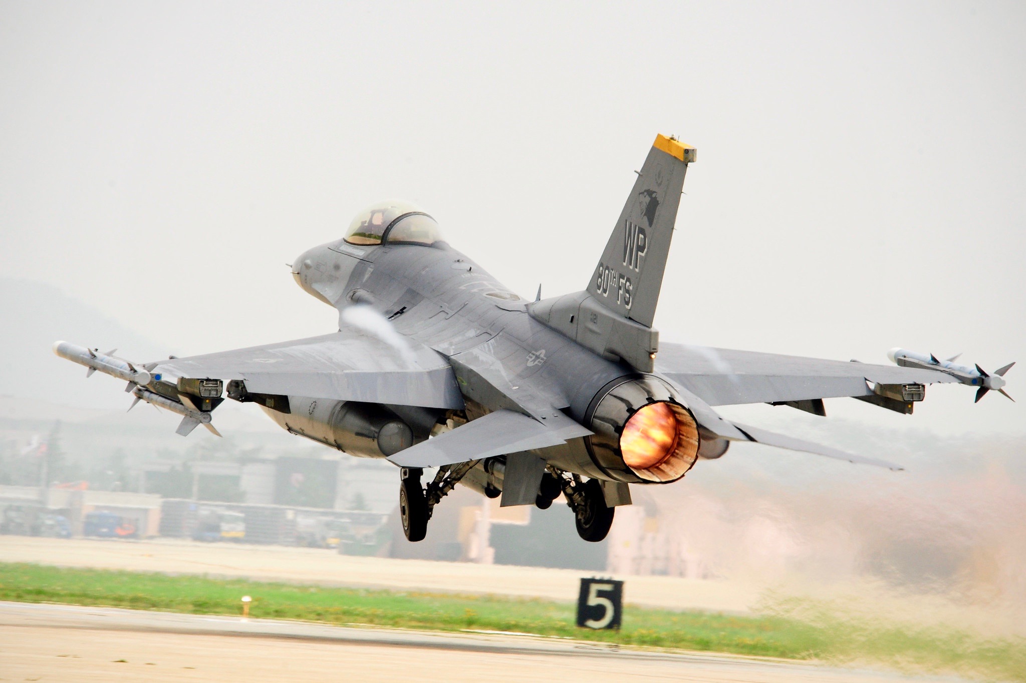 Amerykańskie F-16 rozbijają się w Korei