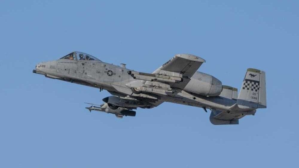 A-10 atakują w Syrii, drony bombardują samoloty