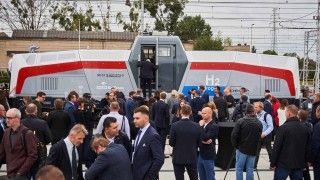 Wodorowa lokomotywa PESY