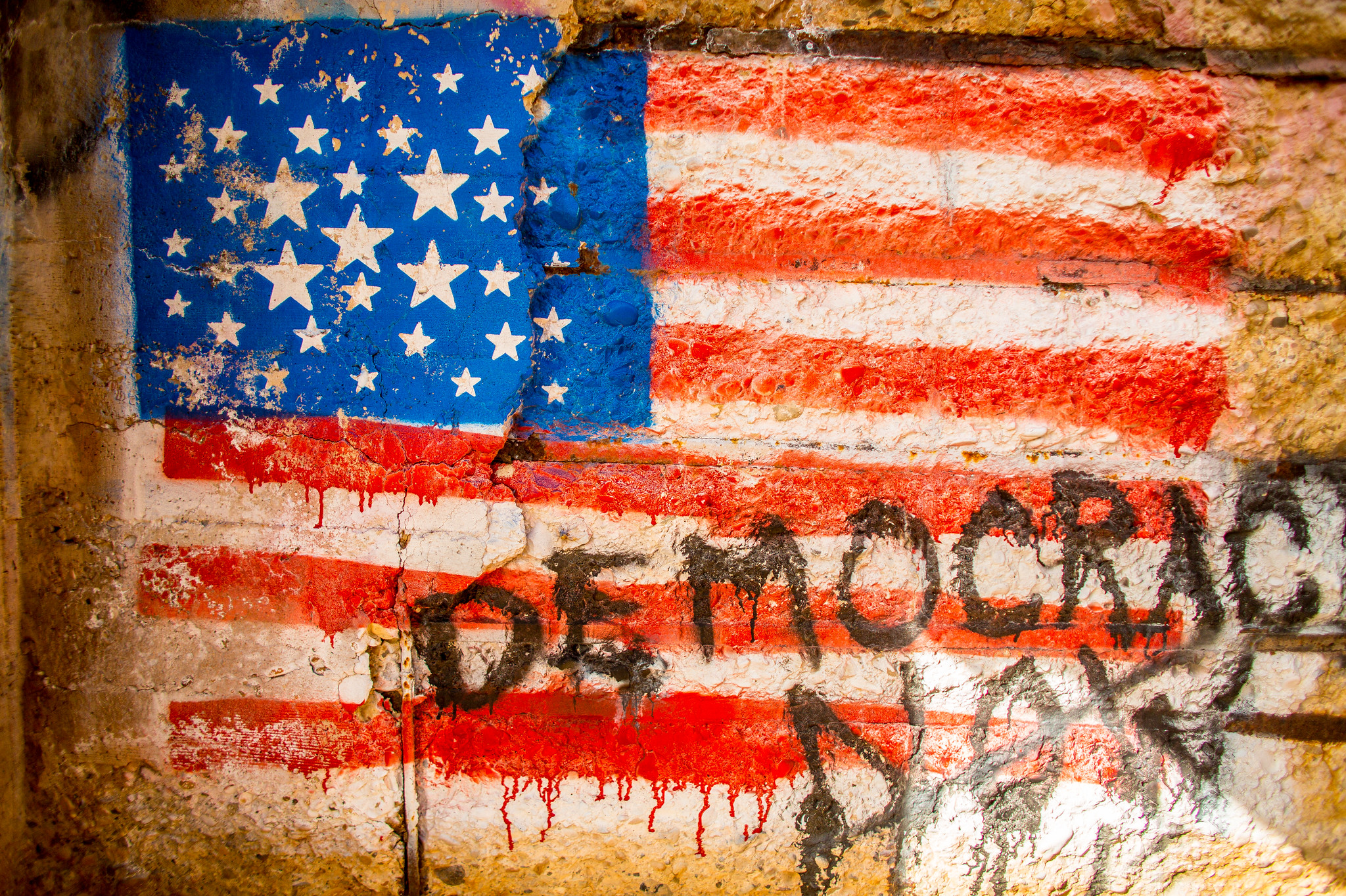 #CyberMagazyn: Sztuczna inteligencja zagraża demokracji. Może wpływać na wybory