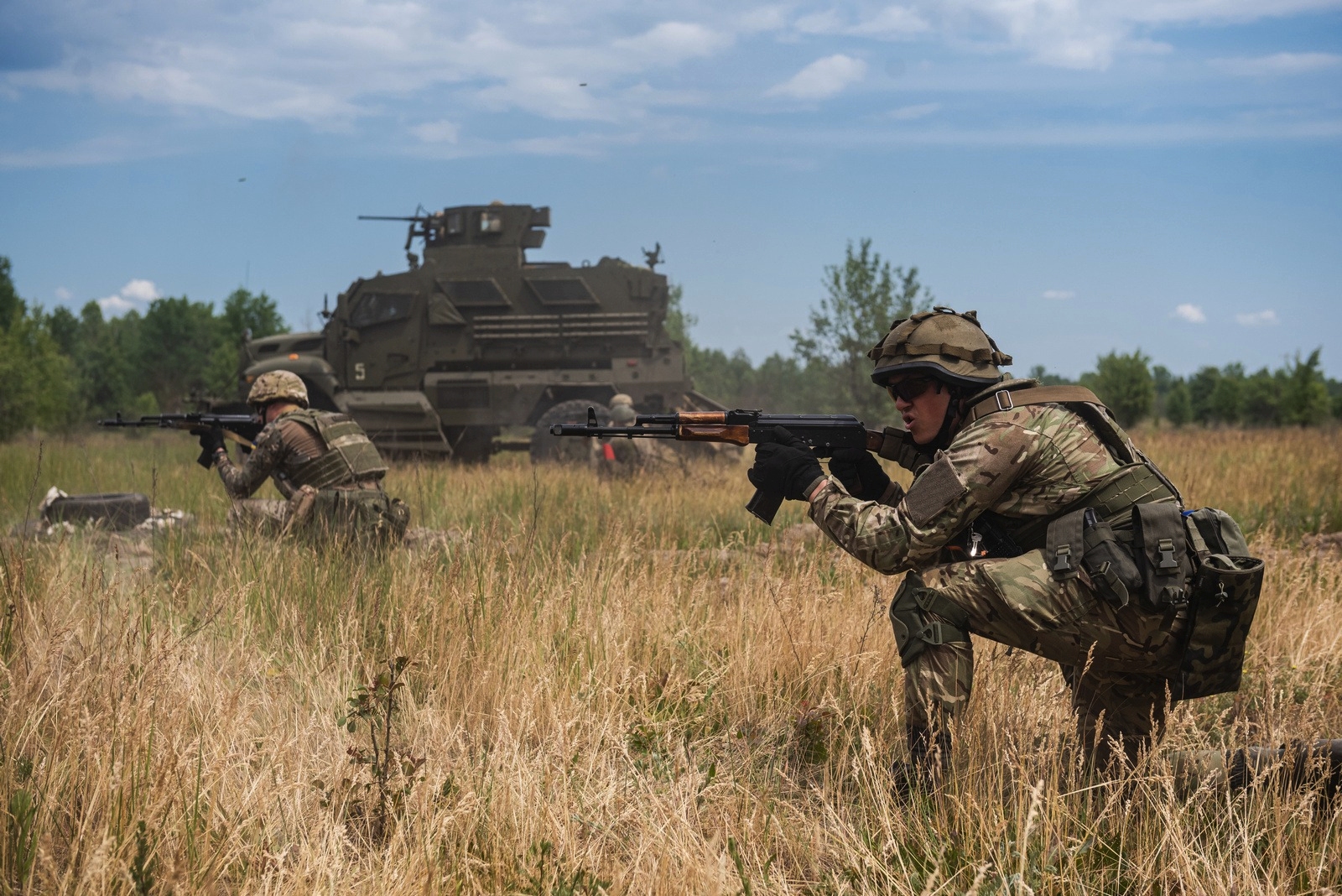 Piątkowy przegląd mediów z Defence24.pl; Początek ukraińskiej kontrofensywy; Polska pożyczyła pieniądze w Korei