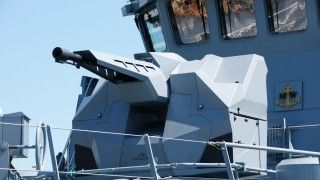 Zainteresowaniem cieszyła się armata morska AM-35 okrętowego systemu uzbrojenia OSU-35K na pokładzie ORP Mewa.