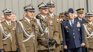 Gen. bryg. Karol Molenda, Dowódca Komponentu Wojsk Obrony Cyberprzestrzeni przemawia w czasie święta cyberwojsk