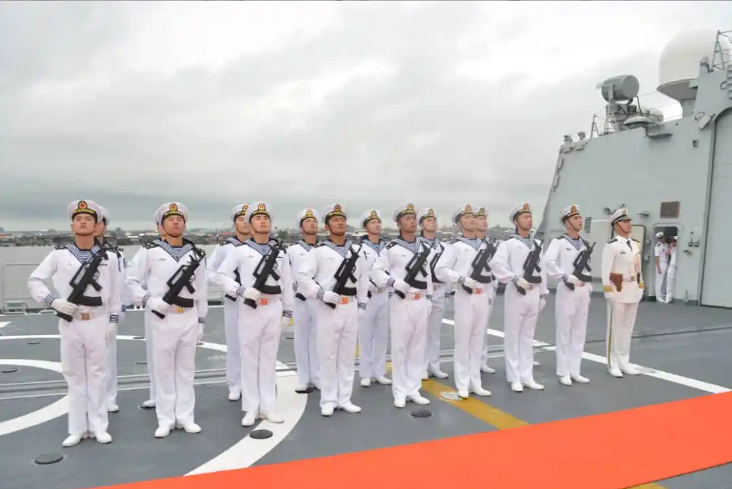 Manewry Filipin, USA, Japonii i Australii. Odpowiedź Chin