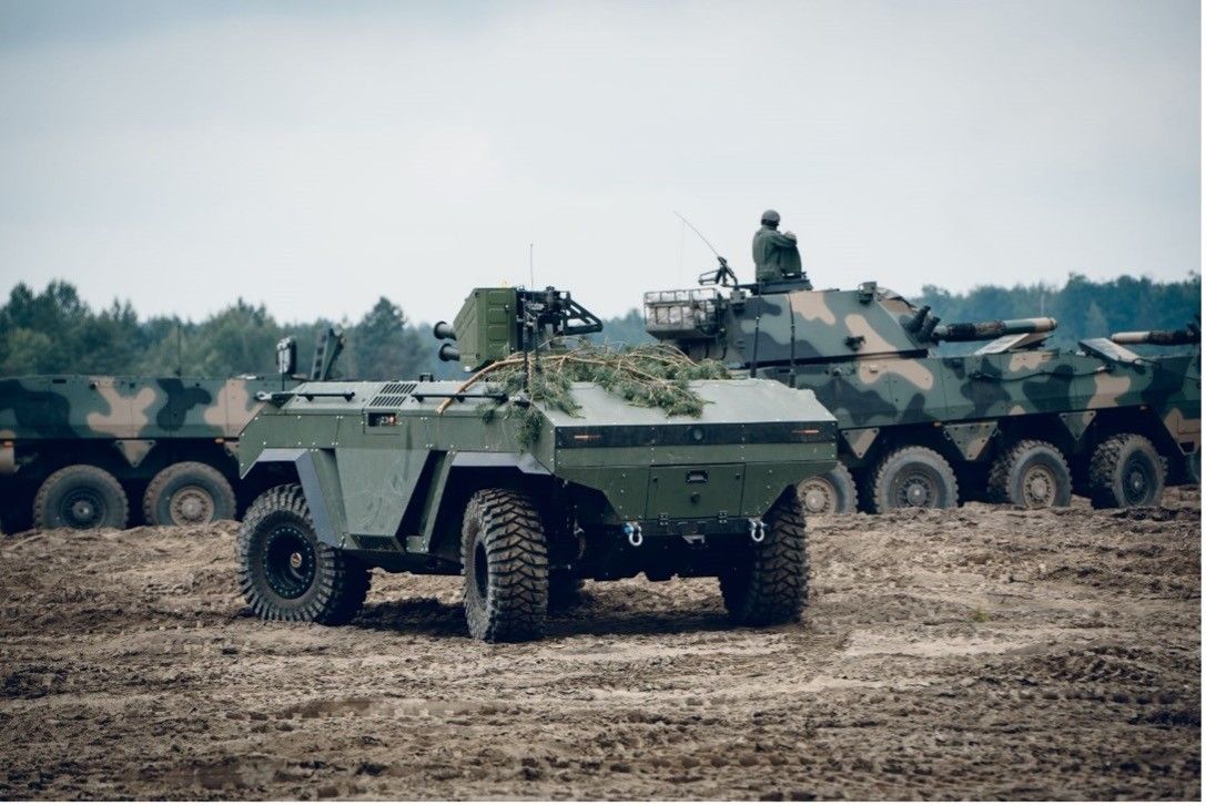 Polish HUNTeR Armed UGV - Field Tested | Defence24.com