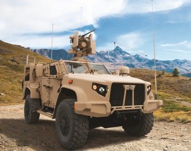 Lekki pojazd taktyczny JLTV w wariancie M1278 Heavy Guns Carrier.