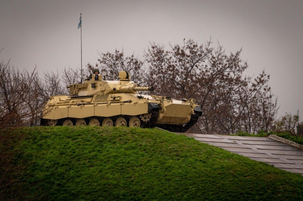 Modernized Argentine tanks on maneuvers