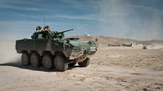 KTO Rosomak z wieżą Hitfist-30P na patrolu w Afganistanie, marzec 2010 roku.