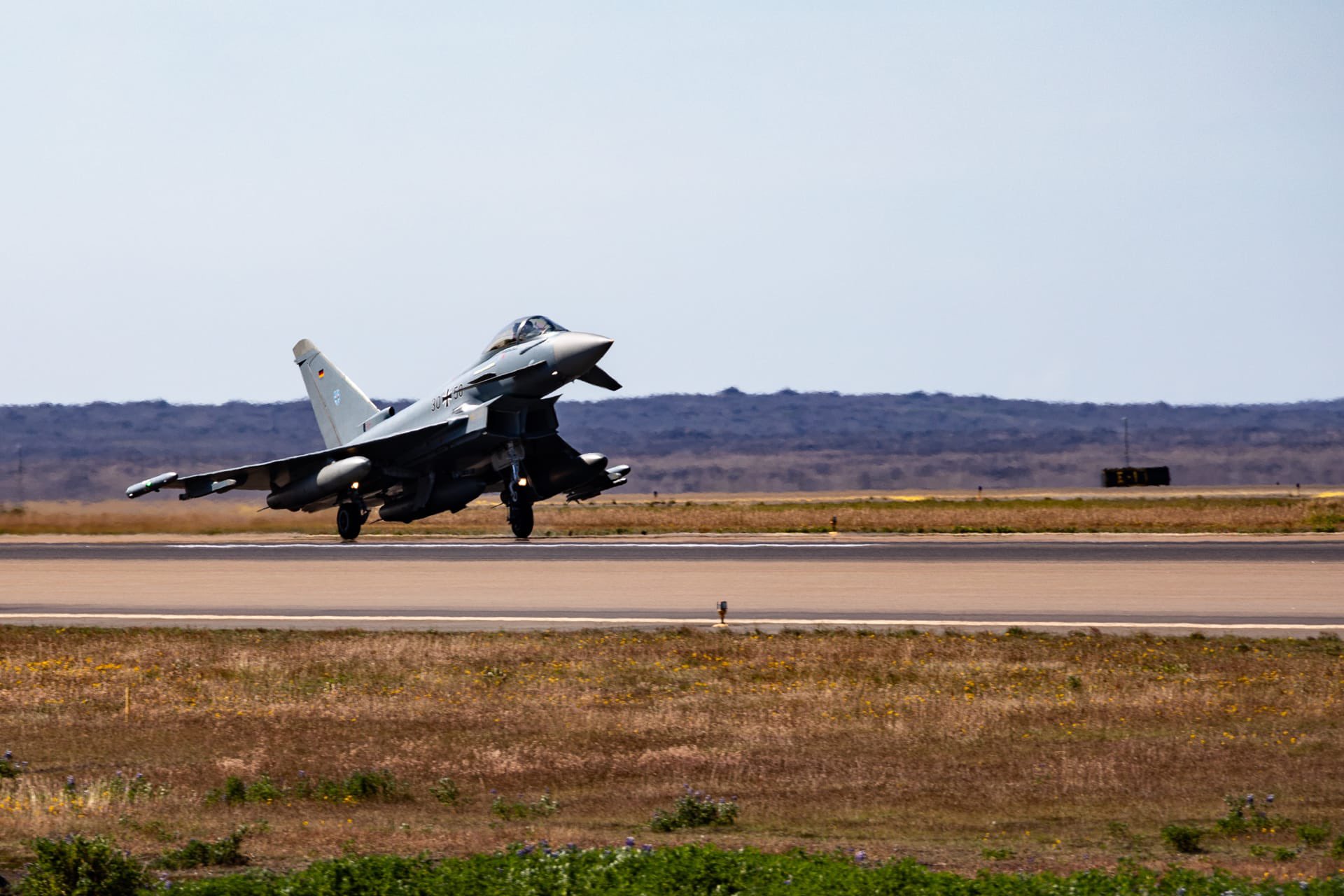 Luftwaffe "skacze" na Islandię