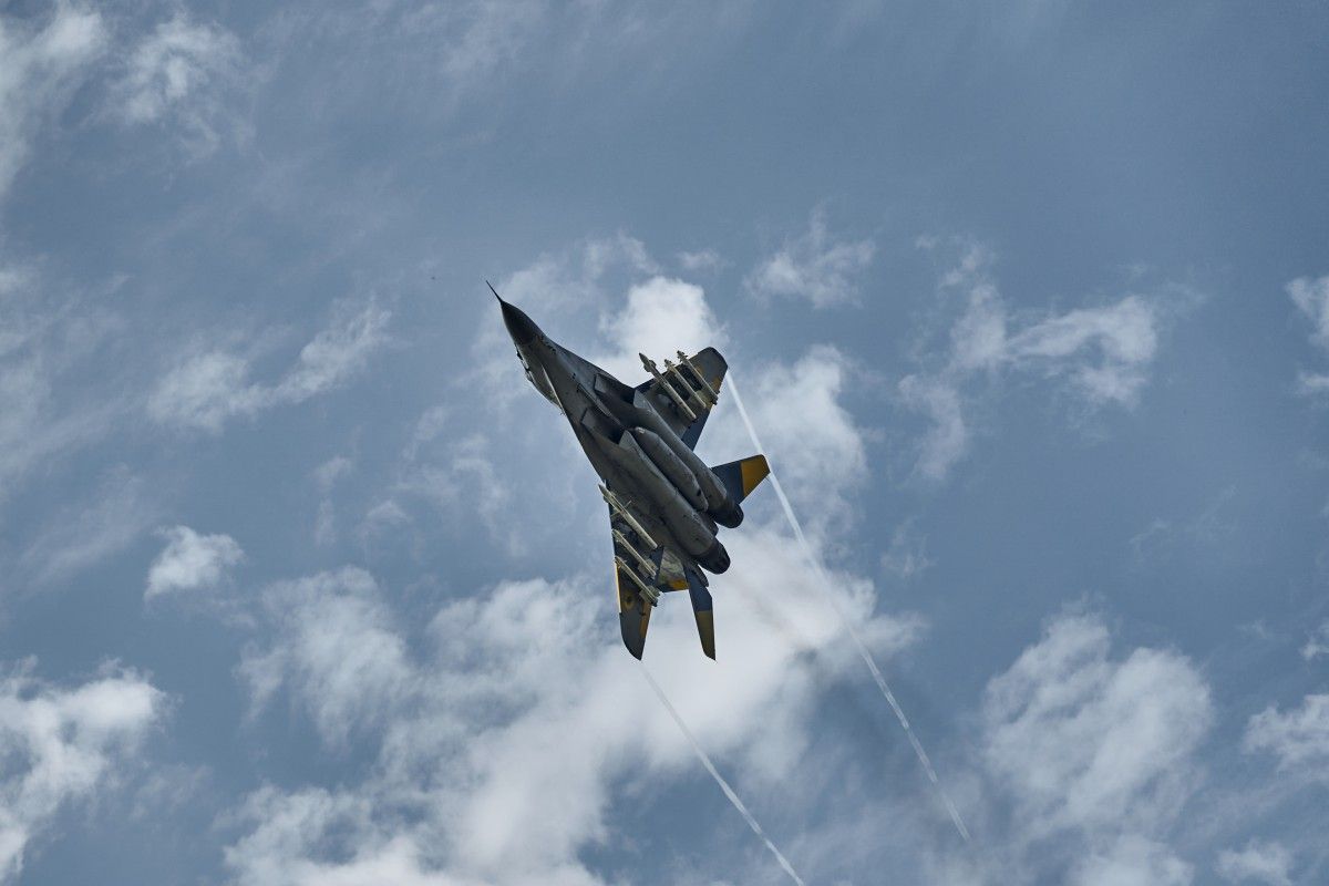 Ukraiński MiG-29 vs. Gerań-4