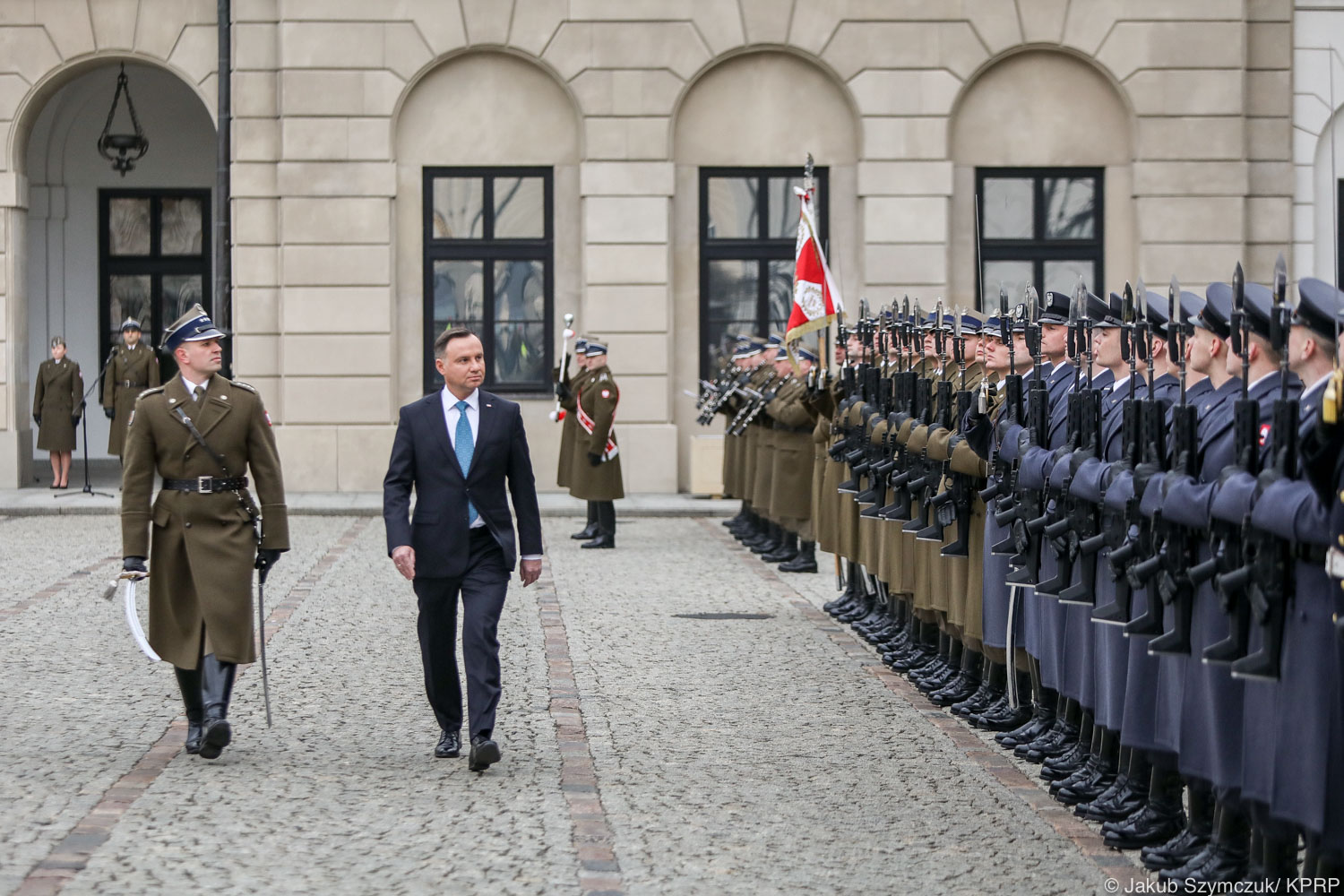 Prezydent zapowiada zmiany w systemie dowodzenia