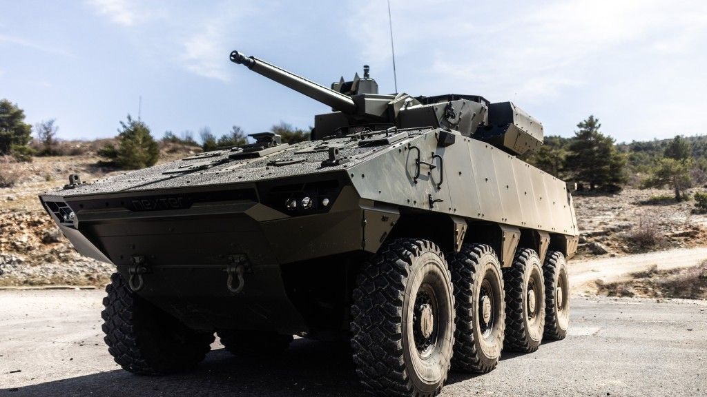 Kołowy bojowy wóz piechoty VBCI wyposażony w system wieżowy T40.