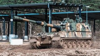 Polska armatohaubica K9A1 Thunder na poligonie.