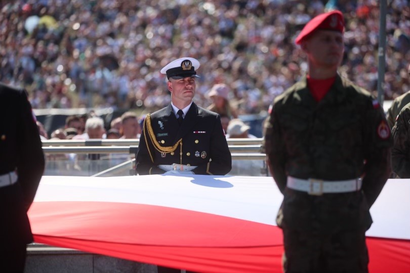 Ruszyła defilada z okazji Święta Wojska Polskiego