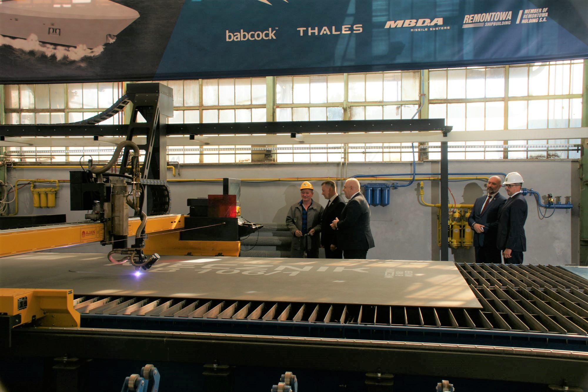 Pierwsza blacha pod przyszłą fregatę ORP Wicher już pocięta [RELACJA]