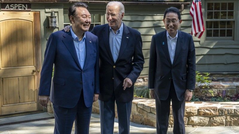 18 sierpnia 2023 rok, Camp David doszło do spotkania prezydenta USA Joe Bidena, prezydenta Korei Płd. Jun Suk Jeola i premier Japonii Fumio Kishidy