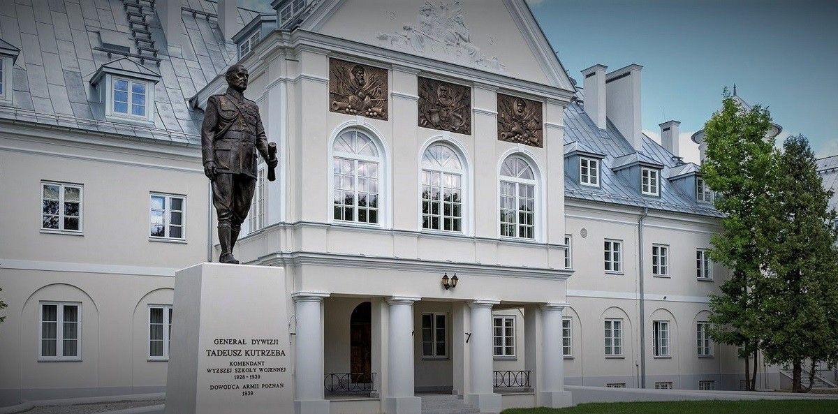 Uniwersytet zamiast ASzWoj. Projekt ustawy gotowy