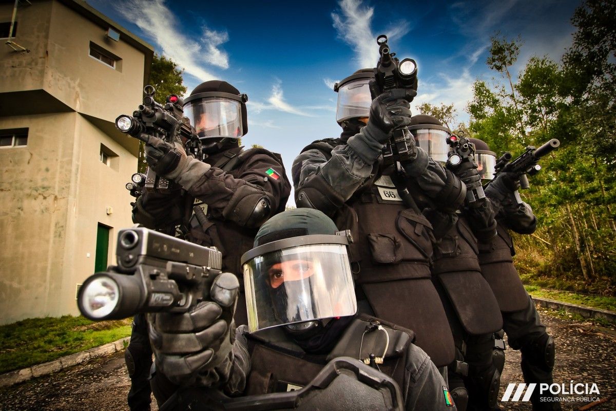 Planowali zamach na premiera. Wśród zatrzymanych lizboński policjant