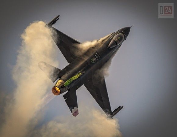 Niedzielny pokaz belgijskiego F-16
