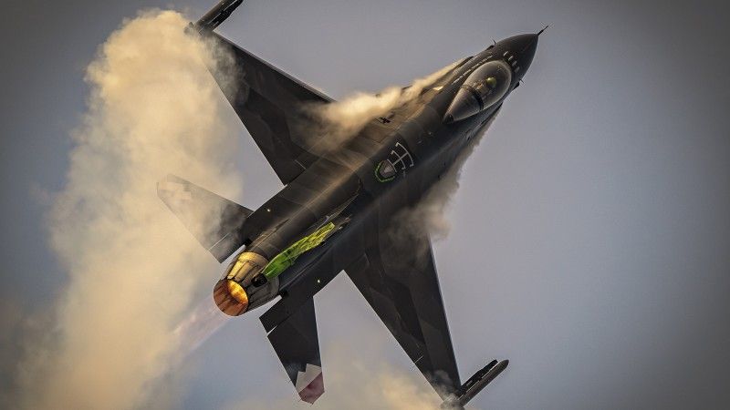 F-16, Ukraina, szklenie pilotów