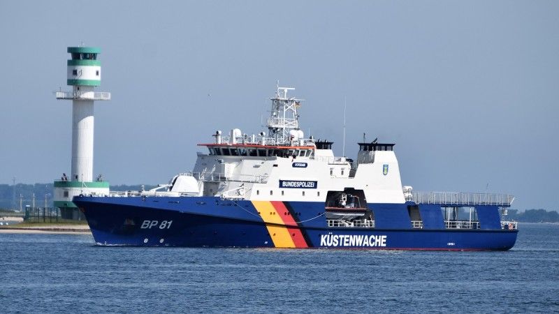 Prototyp serii patrolowiec Potsdam sfotografowany w fiordzie kilońskim.