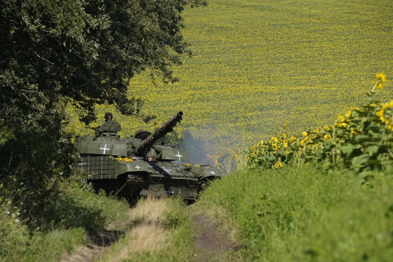Poniedziałkowy przegląd mediów; Szósta polska dywizja.Skrzypczak: "Muszą uruchomić powszechny pobór"; Sukces Ukraińców na Zaporożu