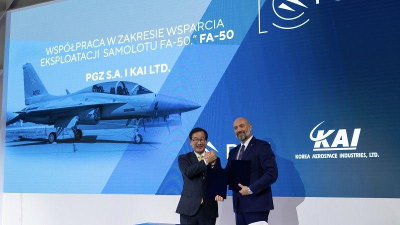 Podpisanie umowy ws. współpracy przy serwisowaniu samolotów FA-50.