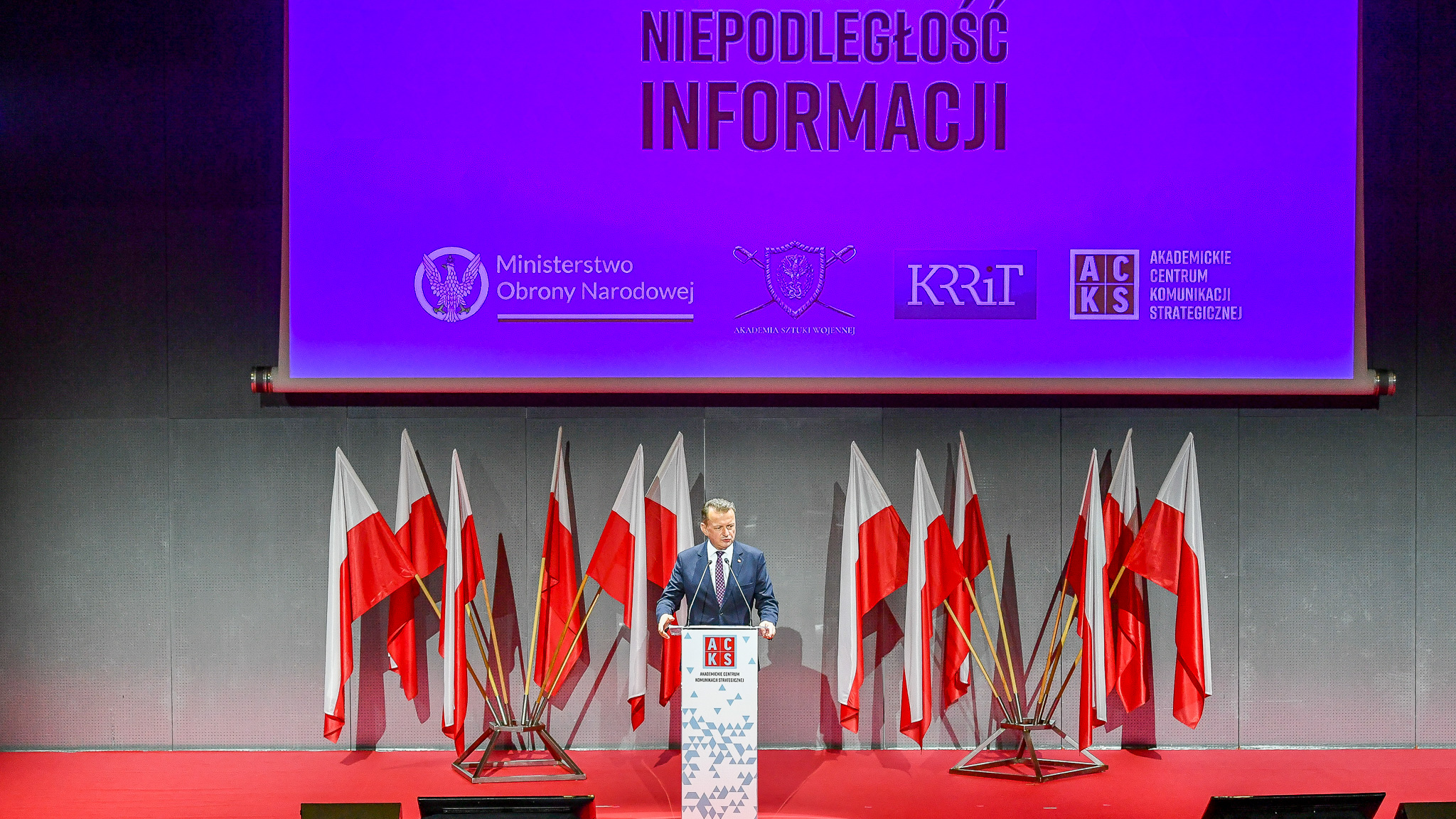 Błaszczak: chcemy sąsiadować z wolną Ukrainą