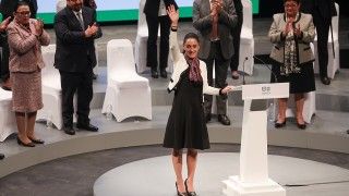 Claudia Sheinbaum (w centrum)