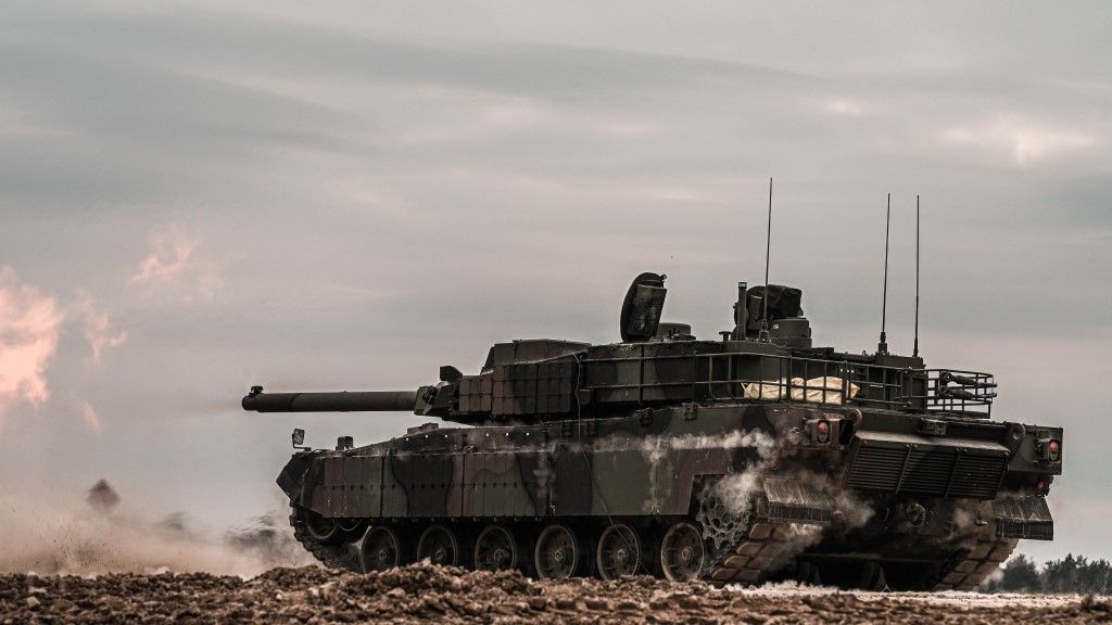 Strzelanie poligonowe czołgu K2 podczas ćwiczeń 16 Pomorskiej Dywizji Zmechanizowanej, marzec 2023 roku.