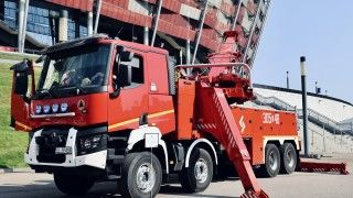 Ciężki samochód ratownictwa technicznego do usuwania skutków kolizji drogowych (z rotatorem)