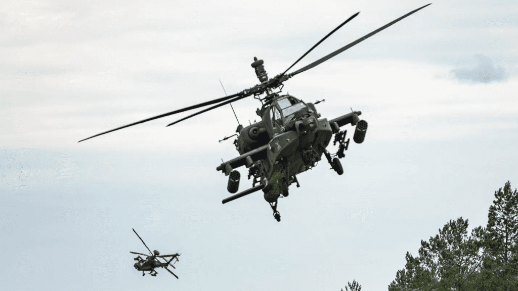 AH-64 z anteną MUMT-X