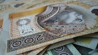 pieniądze 200 zł