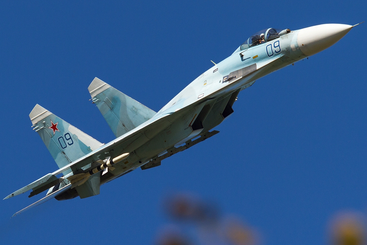 Piątkowy przegląd mediów; Rosyjski pilot próbował zestrzelić samolot RAF; Potrzebujemy jeszcze dwóch eskadr samolotów wielozadaniowych
