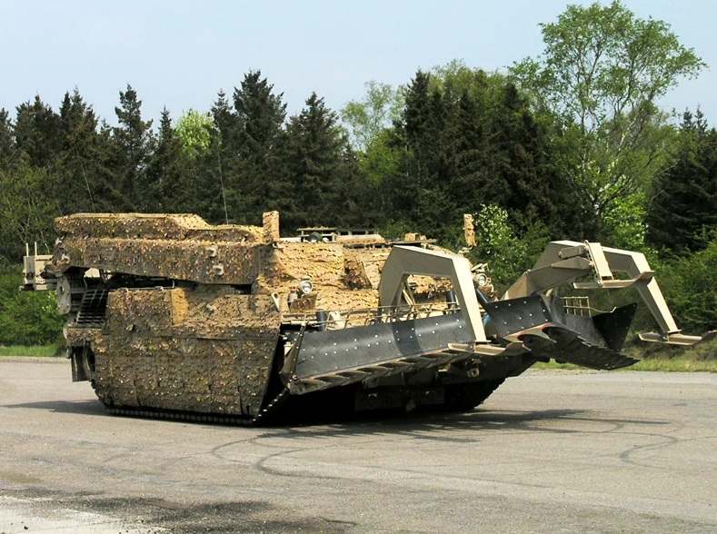 Niemieckie wozy wsparcia „na robocie”