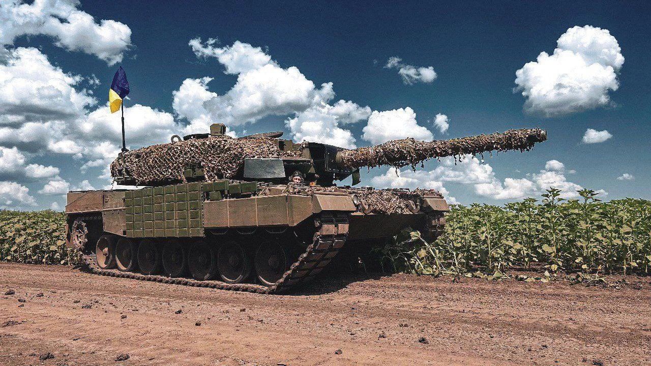 Ukrainian Leopard MBTs Overhauled in Poland. We Know the Details |  Defence24.com