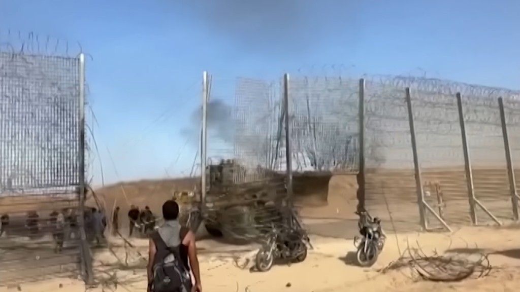 Do rozwalenia bariery granicznej Hamas stosował najczęściej najprostsze sposoby – w tym buldożery
