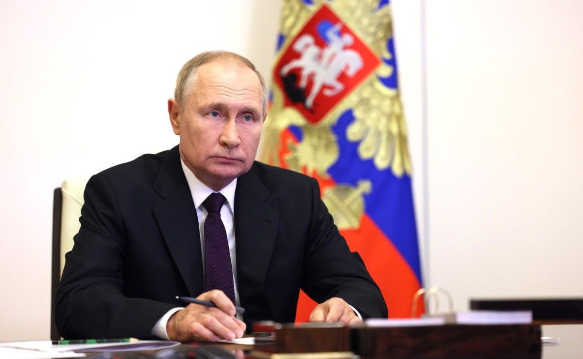 Russia under force  from coups. Putin mobilizes services