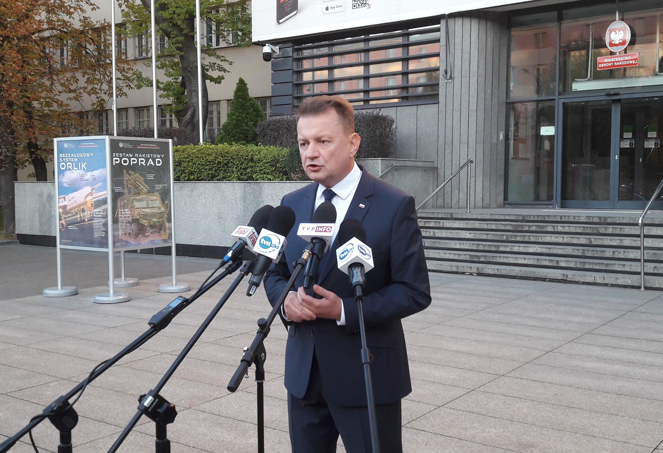 Nagłe zmiany w najwyższych dowództwach. Na czele Sztabu Generalnego zwolennik licznej armii, pierwszy dowódca WOT