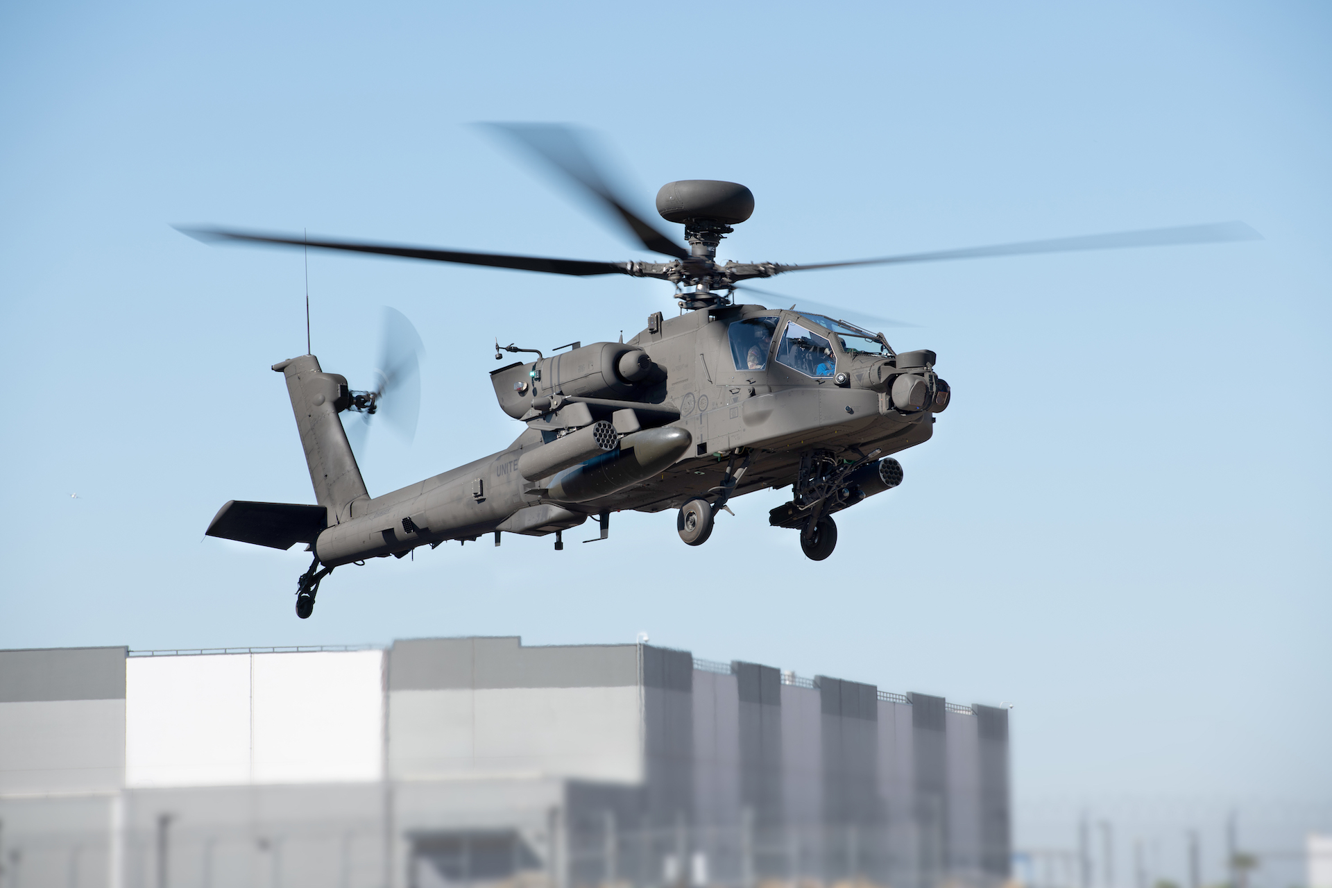 Boeing: pierwszy lot zmodernizowanego AH-64E