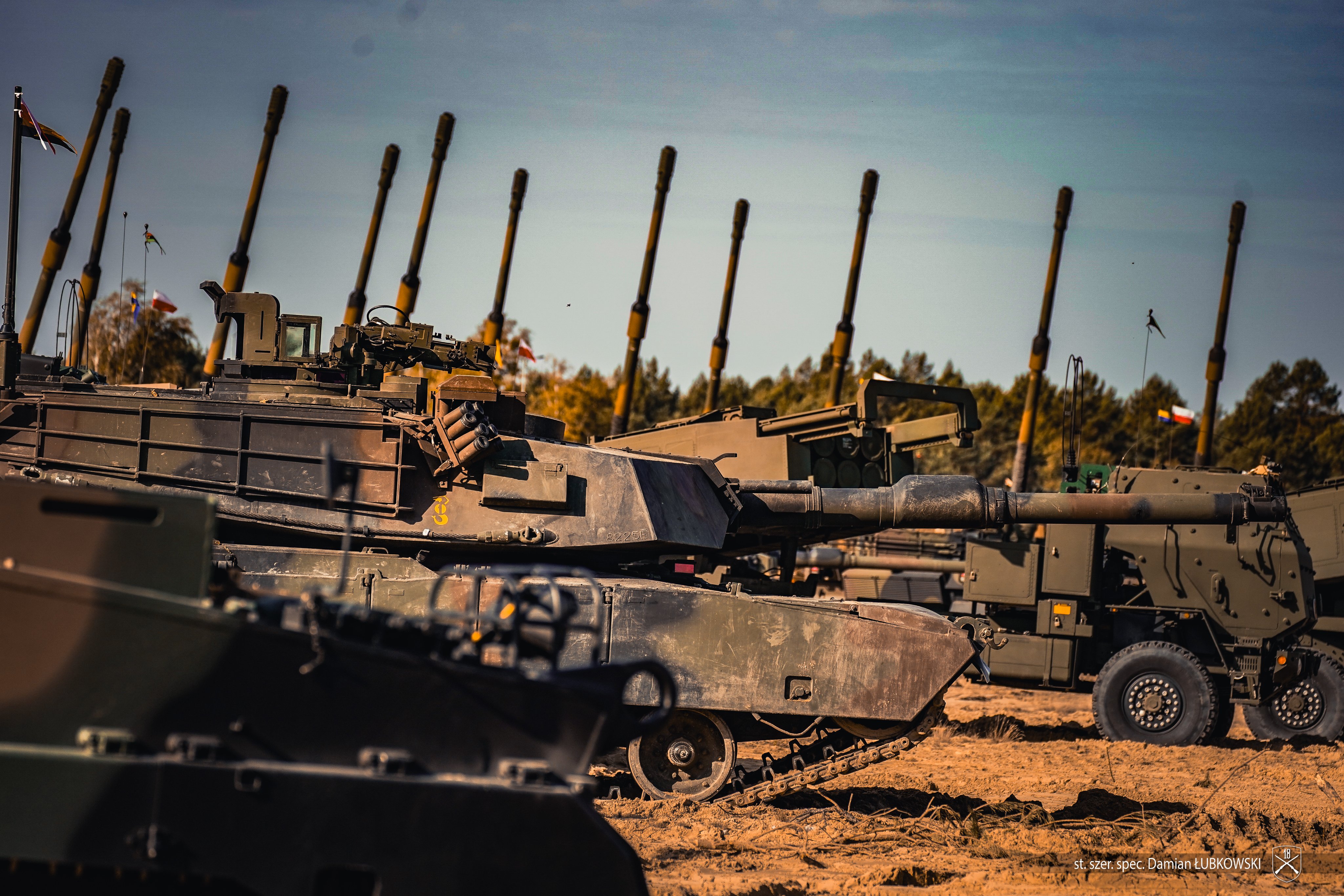 Changes at the Ministry of National Defense: strategical  defence  Review at the start?